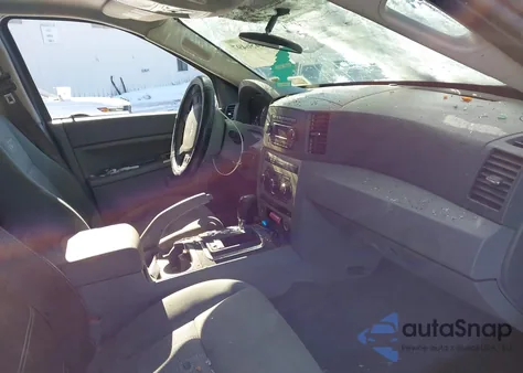 2007 Jeep Grand Cherokee Laredo z USA, uszkodzony, nr VIN 1J8HR48N97C697816